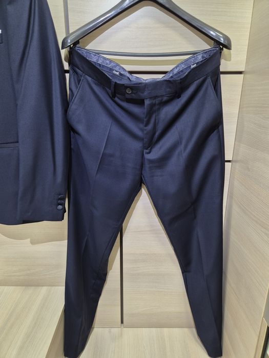 Costum elegant barbati