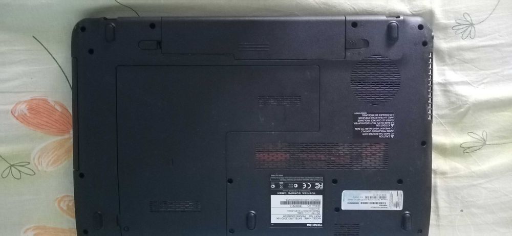 Продавам Лап топ Toshiba