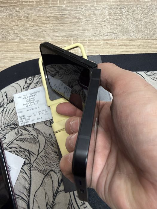 Samsung Galaxy Z Flip 7 FE 5G 8/128gb - заключен