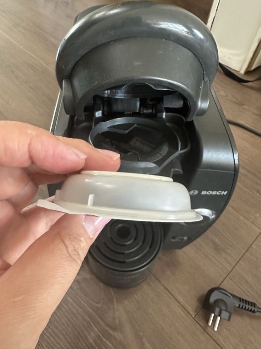 Продам капсульную кофемашину