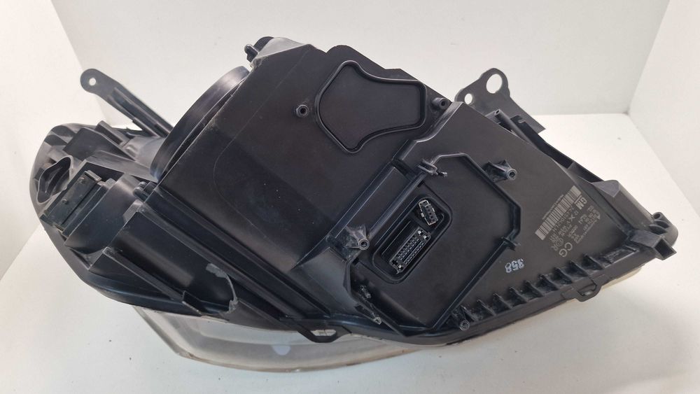 Опел Зафира Б ляв десен ксенон ксенонов фар xenon far Opel Zafira B