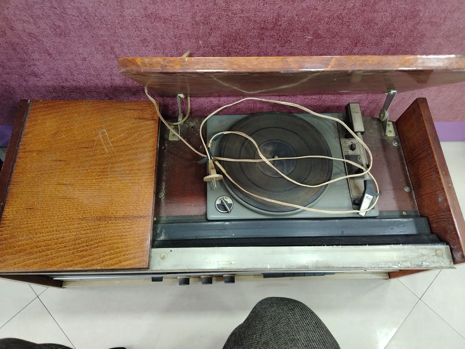 Радиолы две штуки