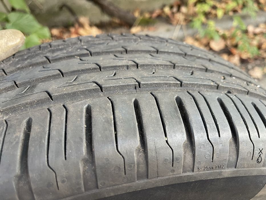 Anvelope 195/55/R16 87V Continental aproape noi