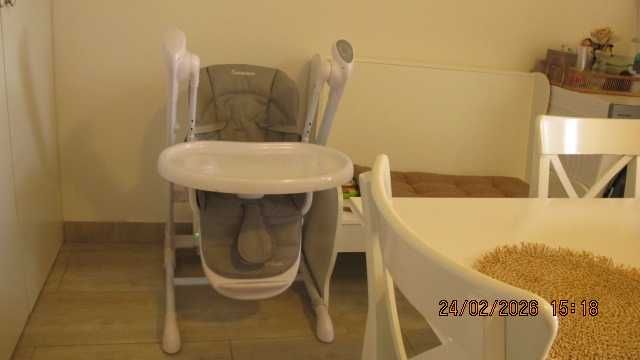 scaun de masa pentru bebelusi cu functie de leagan si muzica