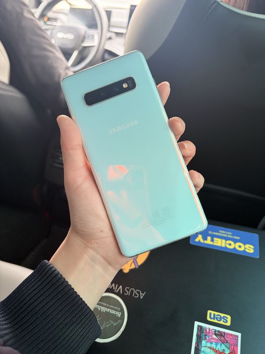 samsung  Galaxy S10+