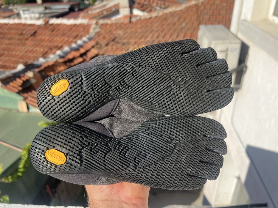 Боси Обувки Vibram Five Finger 38.5