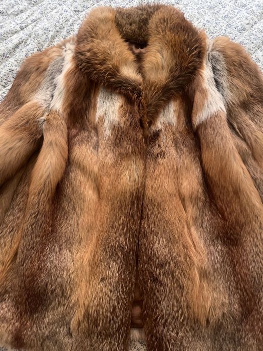 Haină de blană naturală , culori superbe , stare foarte bună .