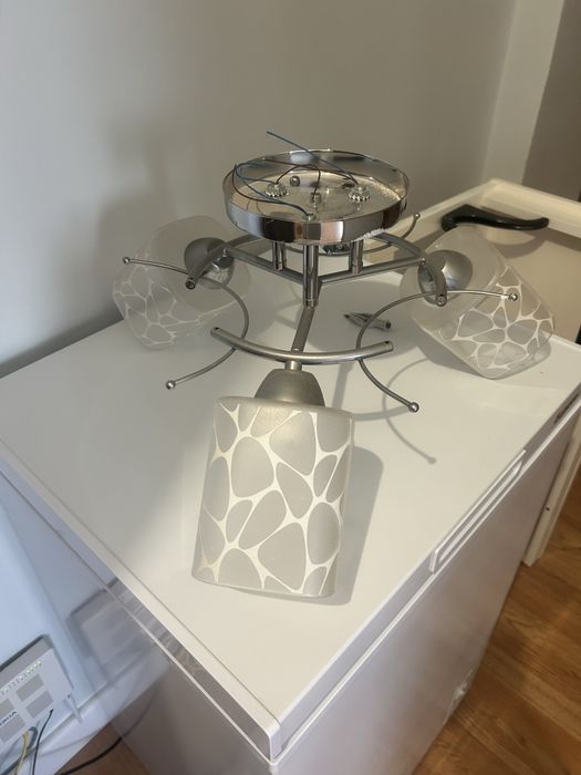 Продам люстру б/у