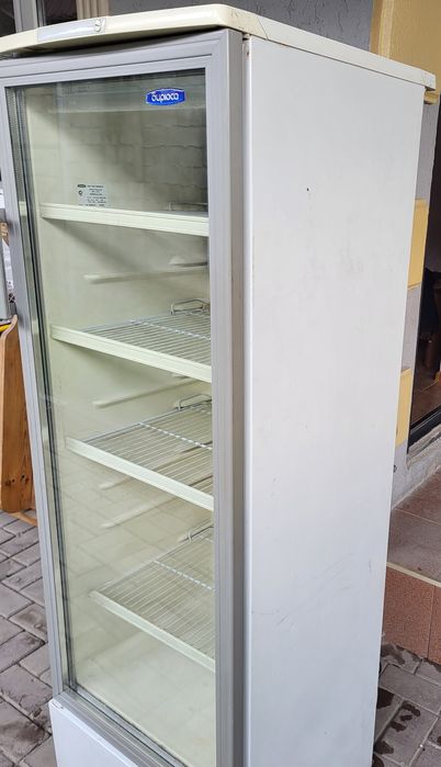 Витринный холодильник Бирюса