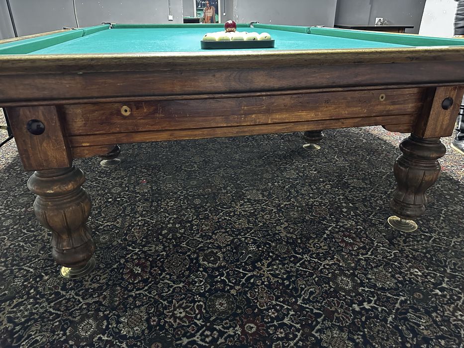 бильярдный стол
