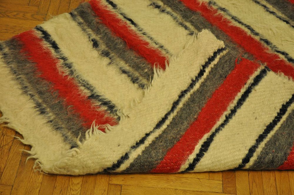 Set 3 covoare de lana, covor lana lucrat manual, in valiza vintage