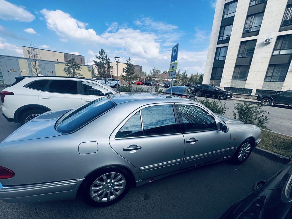 Мерседес лупарик w210