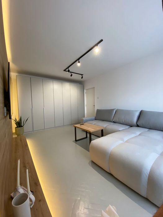 Vând apartament 3 camere situat in zona Kaufland Fabricii