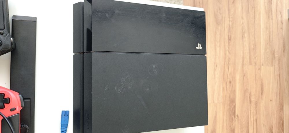 PlayStation 4 FAT  500GB – Пълно обслужване + 2 джойстика