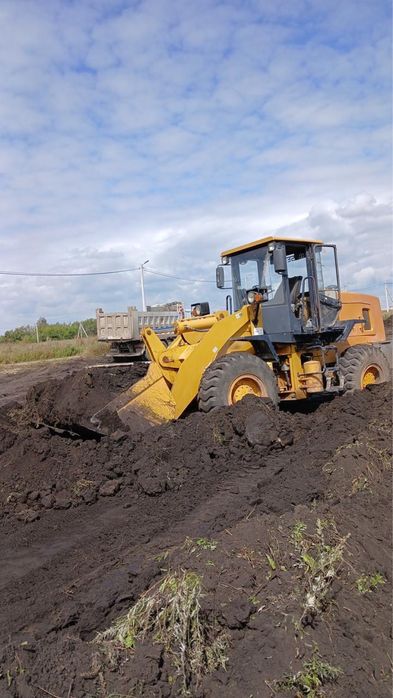 Продам фронтальный погрузчик 2 куба