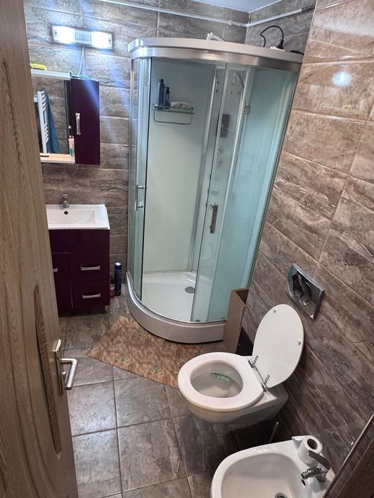 Apartament 3 camere , 2 bai , balcon inchis , 88mp , zona Alfa