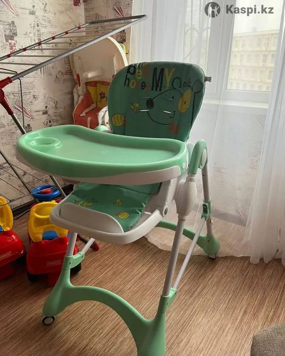 Детский стульчик для кормления