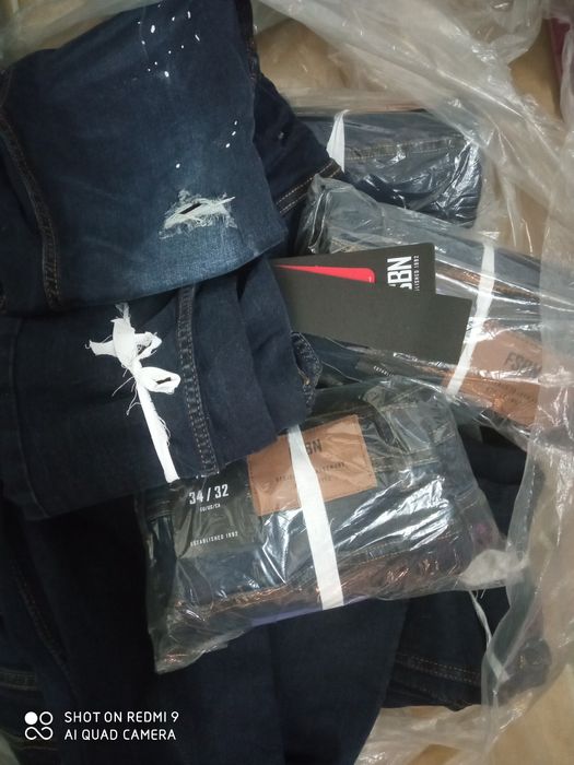 Blugi Unisex Skinny cu eticheta