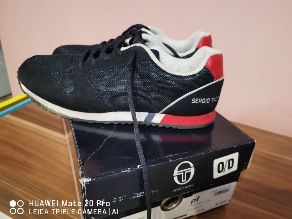 Vând adidași Sergio Tacchini
