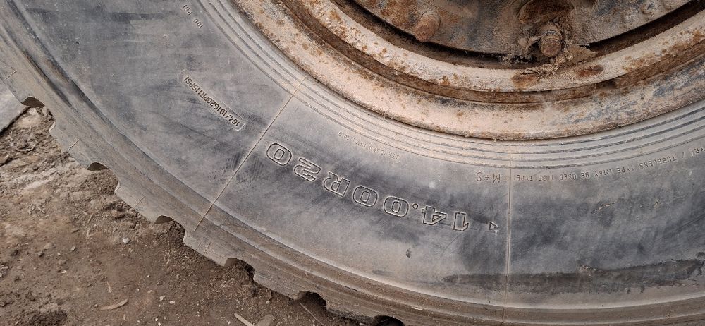 Балон погрузчик.  4 донаси    Дона. Холати зур           донаа