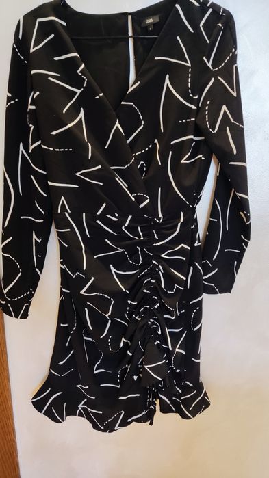 Елегантна дамска рокля