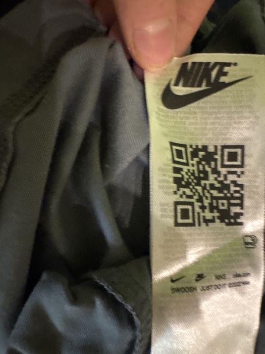 Продавам две тениски Nike оригинални