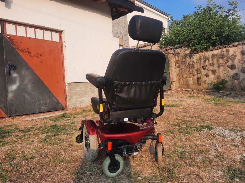 Инвалиден електрически стол с джойстик