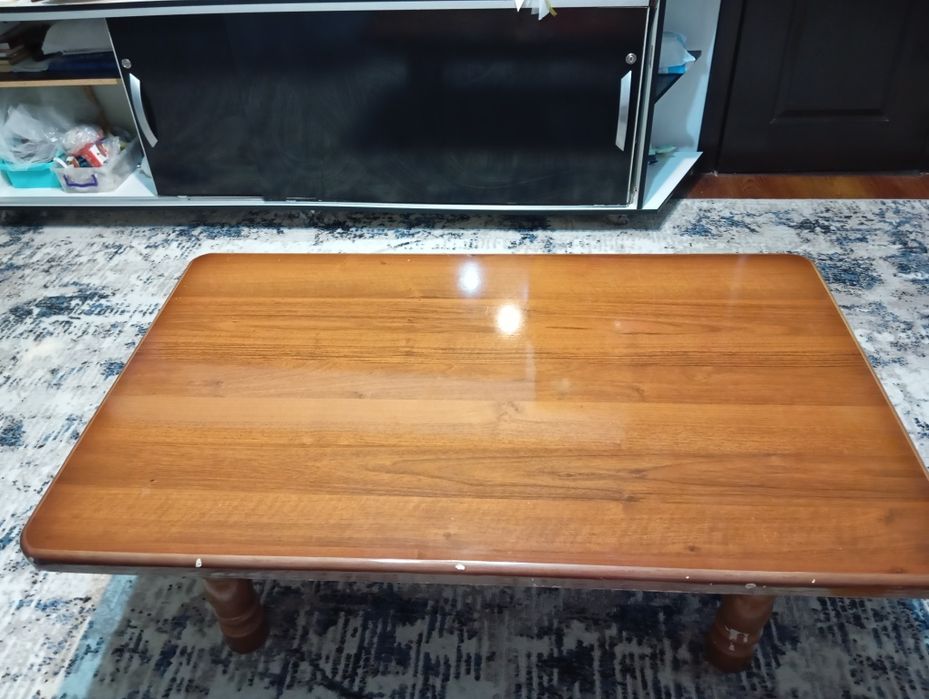 Стол из хорошего дерева