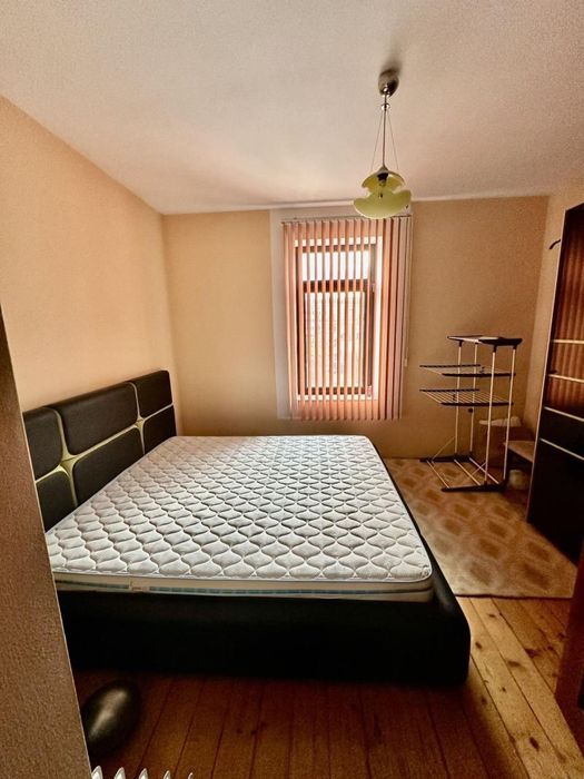 Продава се Тристаен апартамент в Плевен, Идеален център - 100 кв.м за 1000 €/кв.м - Снимка #3