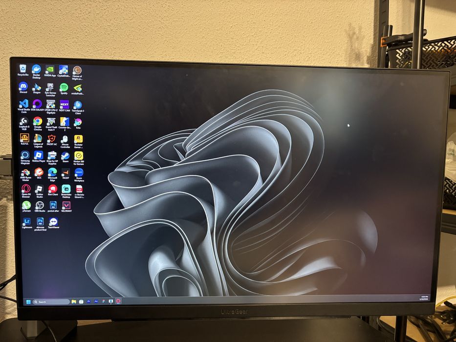 Monitor LG 1440p 27” 180 hz 200hz oc