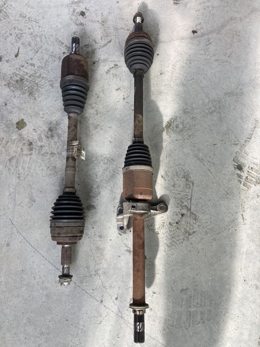 Planetara stanga dreapta Dacia Duster 1.5dci 110cp 2011 (6 trepte)