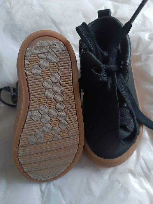 Обувки Биомеханикс и Кла, Колев и Колев