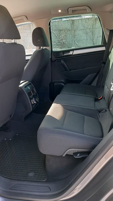 Vând Volkswagen Touareg