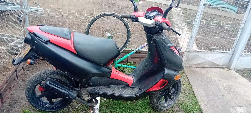 Aprilia sr 50 scuter sau schimb