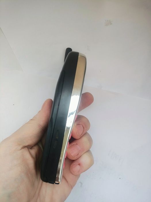 Nokia 5110  model deosebit ( decodat, limba română)