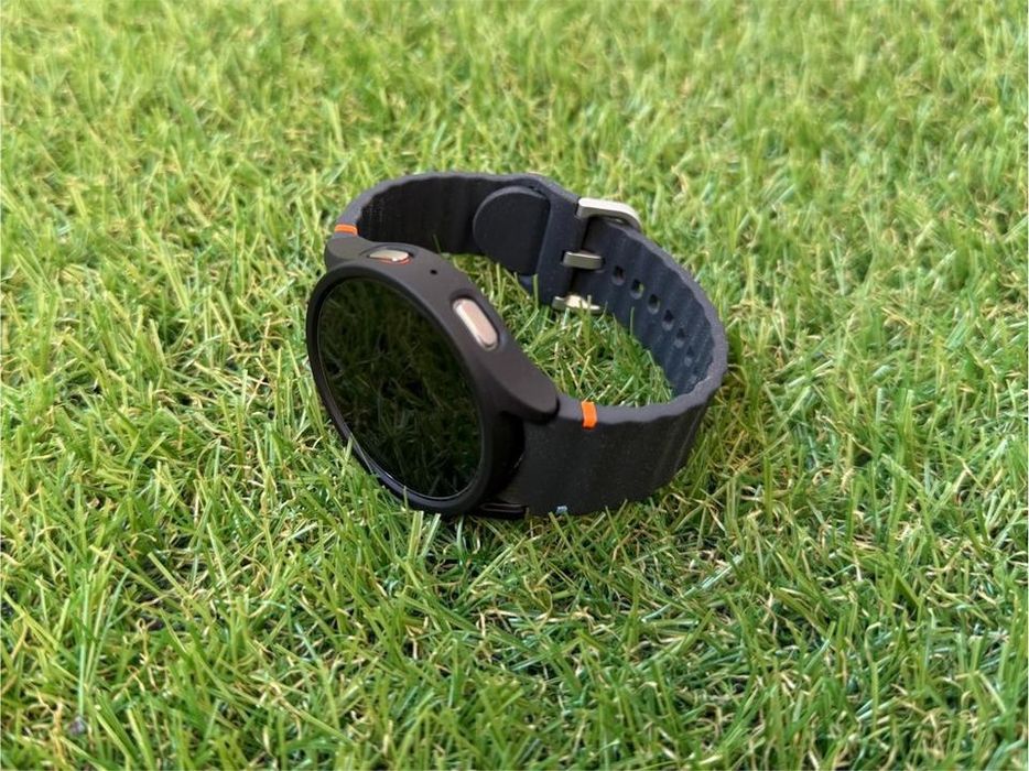 Samsung galaxy watch 7 смарт часовник Самсунг Галакси черен бял