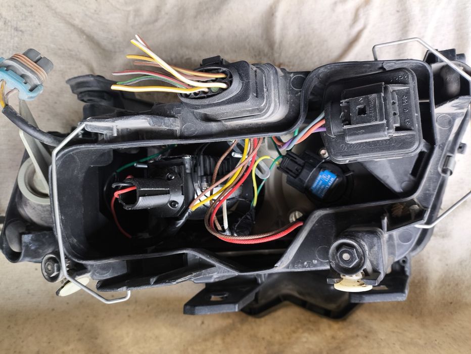 Фары Ауди А6С5 ксенон