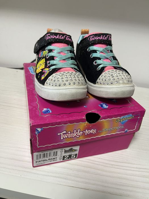 Adidasi skechers nr 34