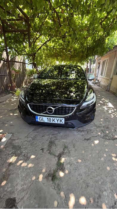 VOLVO V40 2018 — imagine 1