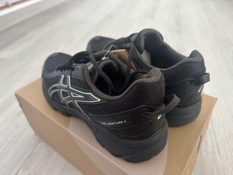 Asics gel venture