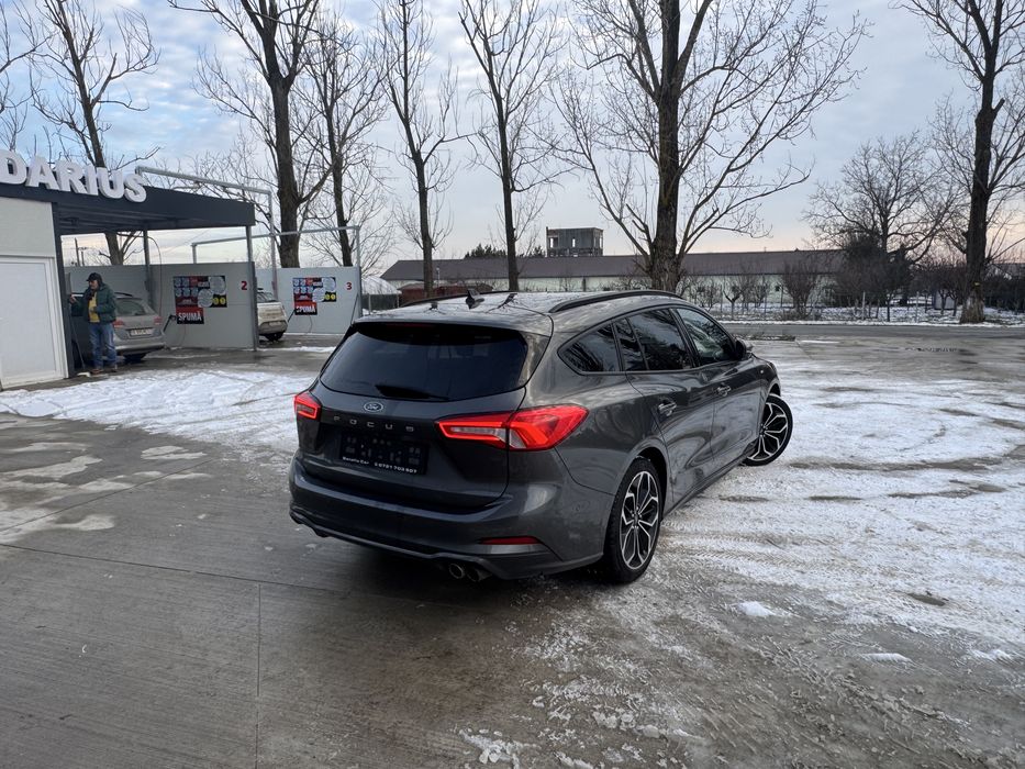 Ford Focus ST LINE/full led/camera/keyless/distronic/soft close/lane