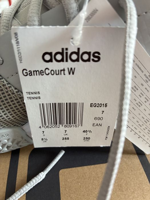 Нови тенис маратонки Adidas 40 2/3