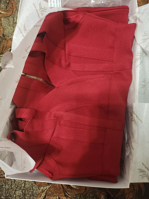 Червена рокля по тялото ,Бандажна