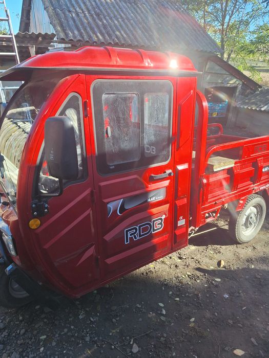 Triciclu electric cu cabina