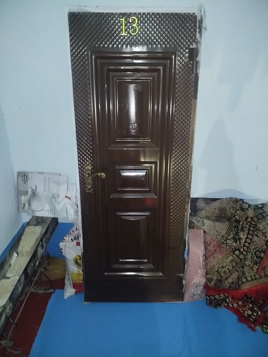 Temir Eshik sotiladi b/u. 205*83