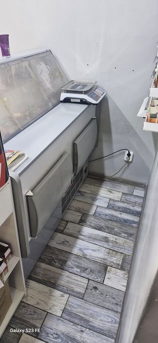 Ветринный холодильник для магазина