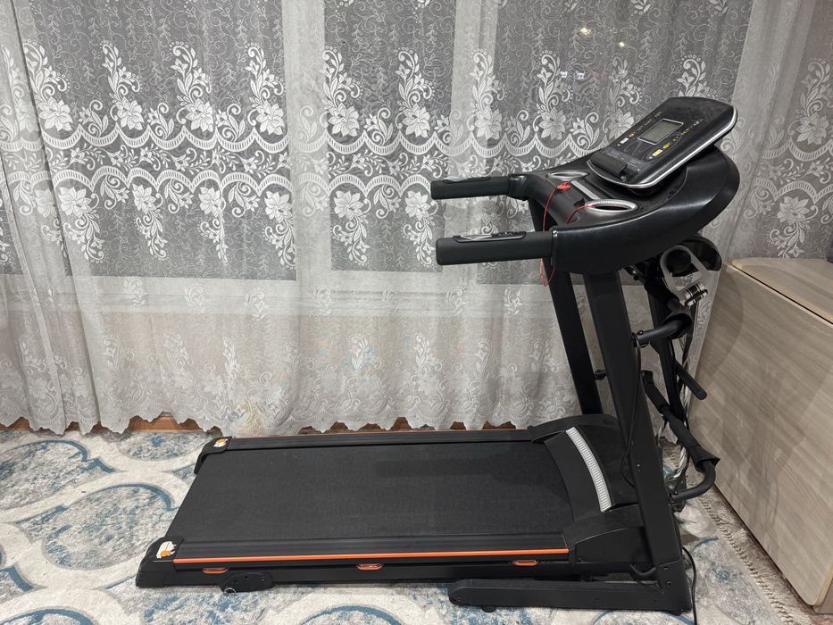 Беговая дорожка отличная