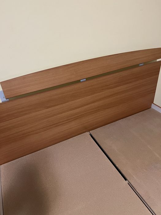 Vand pat dormitor 140/200 cu spatiu depozitare