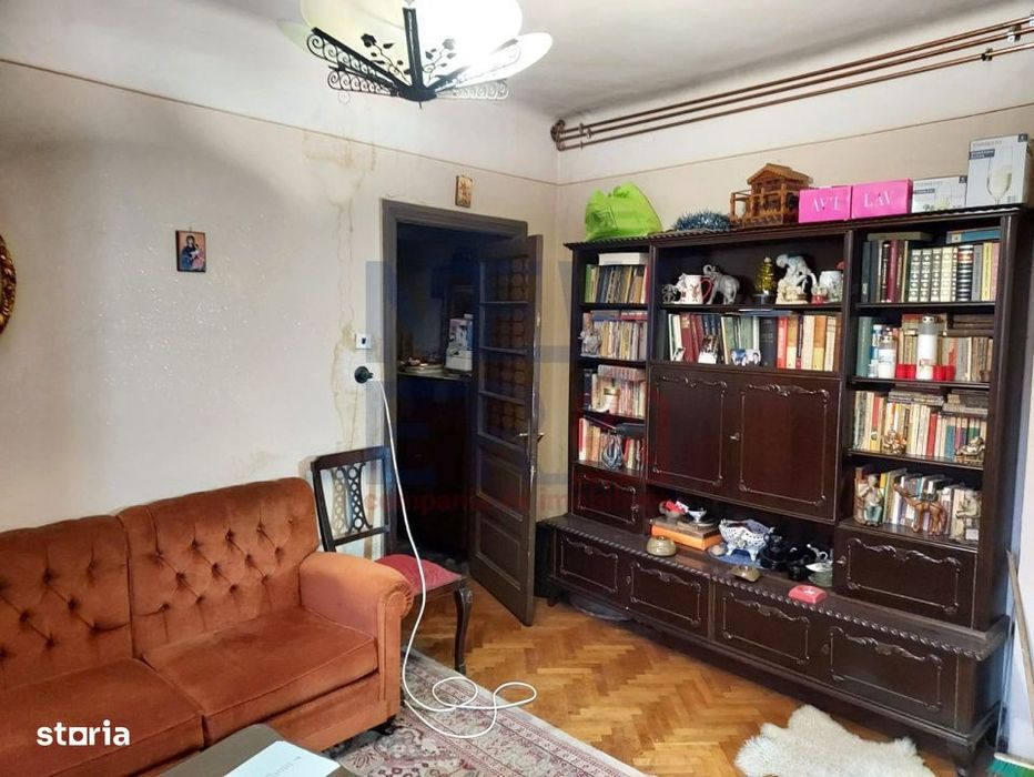 Proprietate deosebita intr-o casa interbelica, de vanzare in zona Unir