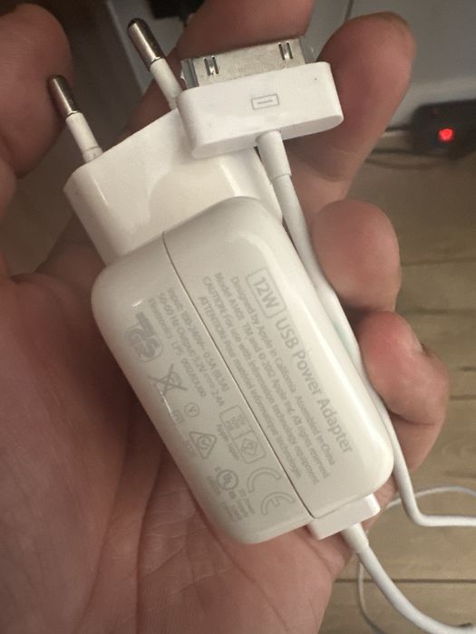 Продам зарядку для ipad